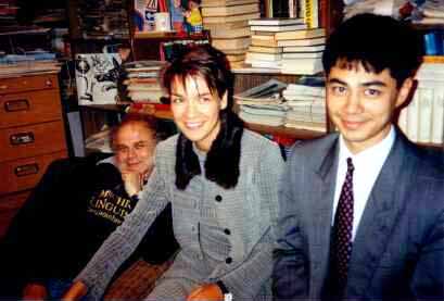 Давид Евгеньевич Ян и Алена Александровна, его жена. Слева сидит известный лингвист Григорий Ефимович Крейдлин.
